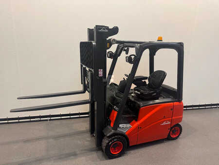 Chariots électriques à 4 roues 2008  Linde 386 E 20 PH-01 (14)