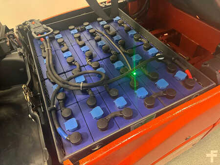 Chariots électriques à 4 roues 2008  Linde 386 E 20 PH-01 (17)