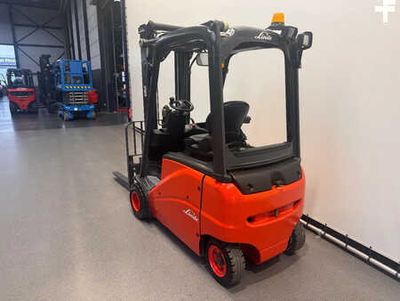 Chariots électriques à 4 roues 2008  Linde 386 E 20 PH-01 (7)