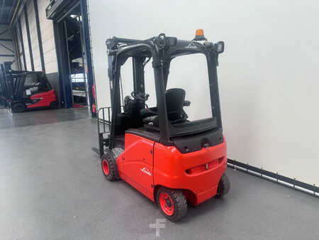 Chariots électriques à 4 roues 2007  Linde 386 E 20 PH-01 (4)