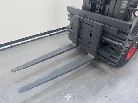 Carrelli elettrici 4 ruote 2017  Linde 387 E 25 HL-01/600 (13)
