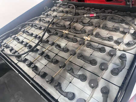 Carrelli elettrici 4 ruote 2017  Linde 387 E 25 HL-01/600 (15)