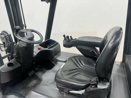 Elektro 4 Rad 2009  Linde 386 E 20 PH-01 (10)