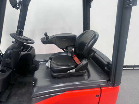 Chariots électriques à 4 roues 2018  Linde 386 E 16-02 (9)