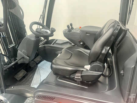 Chariots électriques à 4 roues 2025  Linde 1252 E 25 L-01 (8)