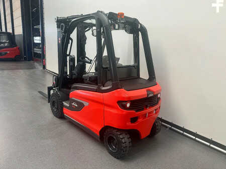 Chariots électriques à 4 roues 2025  Linde 1252 E 25 L-01 (9)