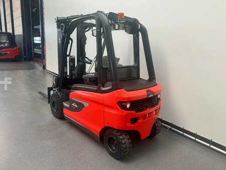 Chariots électriques à 4 roues 2025  Linde 1252 E 25 L-01 (9)