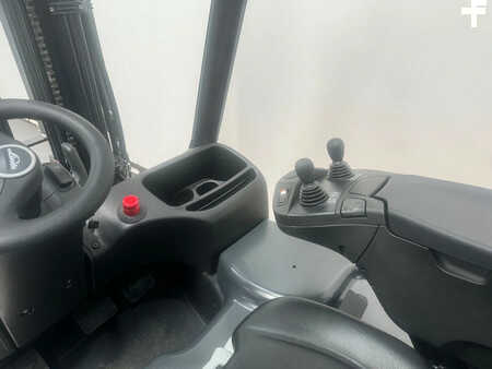 Chariots électriques à 4 roues 2025  Linde 386 E 20 PH-02 (9)