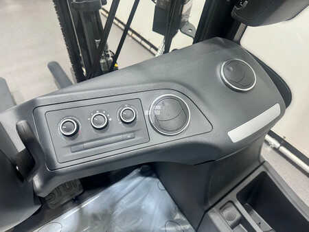 Dízel targoncák 2025  Linde 1202 H 35 D-01 (12)