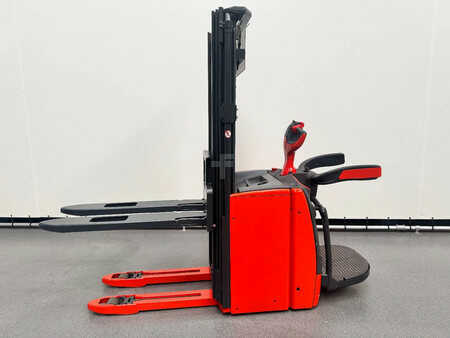 Gerbeurs à conducteur porté debout 2020  Linde L 14 AP (11)