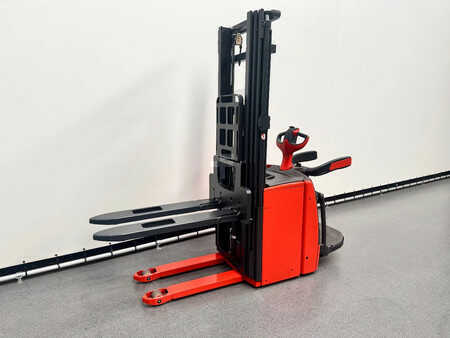 Gerbeurs à conducteur porté debout 2020  Linde L 16 AP (11)