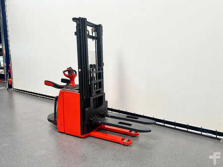 Gerbeurs à conducteur porté debout 2020  Linde L 16 AP (3)