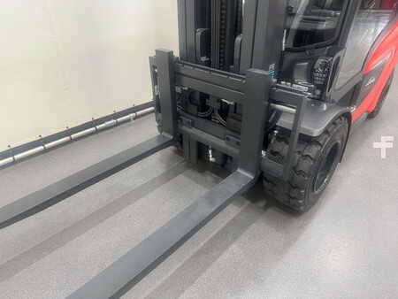 Dízel targoncák 2025  Linde 1202 H 35 D-01 (10)