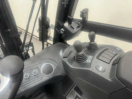 Dízel targoncák 2025  Linde 1202 H 35 D-01 (13)