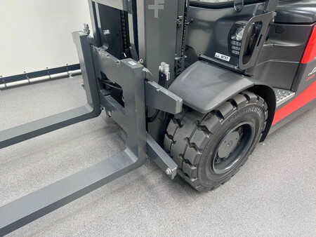 Chariots électriques à 4 roues 2025  Linde 1254 E 50 HL-01/600 (4)