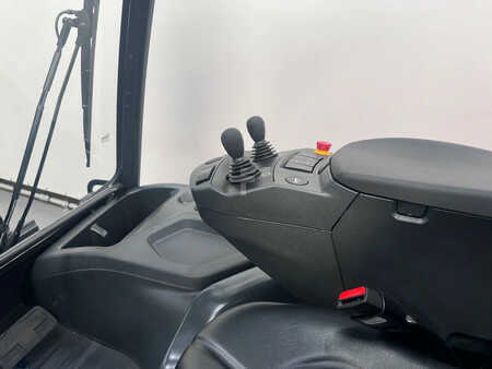 Chariots électriques à 4 roues 2025  Linde 1254 E 50 HL-01/600 (9)