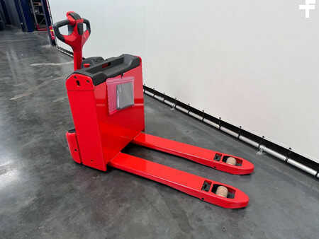 Transpalettes éléctriques 2025  Linde T 16 1150x560 mm (4)