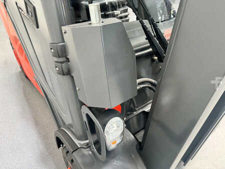 Carrelli elevatori diesel 2019  Linde 392 H 25 D-02 (15)