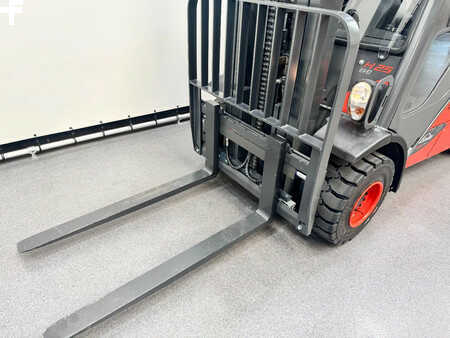 Carrelli elevatori diesel 2019  Linde 392 H 25 D-02 (3)