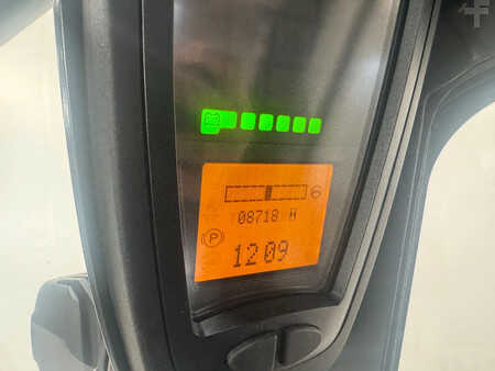 Elektromos 4 kerekű 2016  Linde E 25 L-01 inclusief nieuwe accu (14)