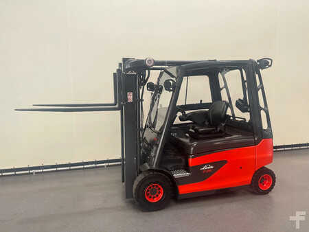 Elektromos 4 kerekű 2016  Linde E 25 L-01 inclusief nieuwe accu (15)