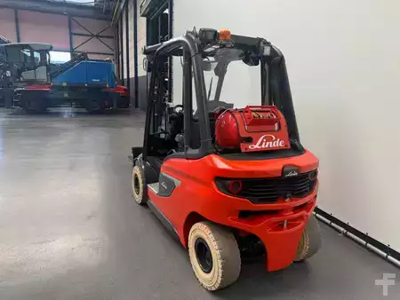 Chariots élévateurs GPL 2020  Linde 1202 H 25 T-01 (8)