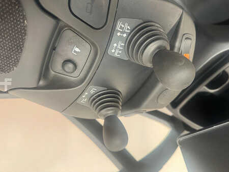 Sähkö - 4 pyör 2024  Linde 386 E 16 PH-02 (19)