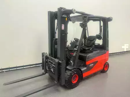 Chariots électriques à 4 roues 2015  Linde 387 E 25 L-01. Inclusief nieuwe accu (2)
