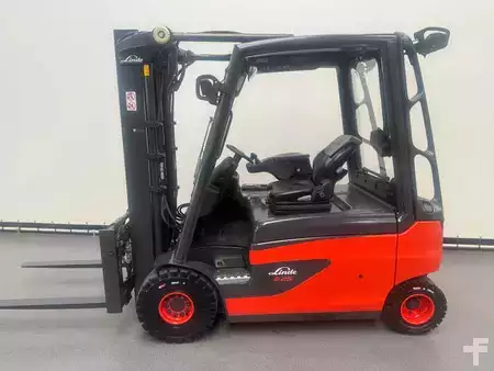 Chariots électriques à 4 roues 2015  Linde 387 E 25 L-01. Inclusief nieuwe accu (4)