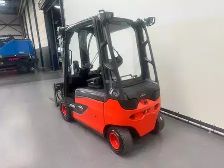 Chariots électriques à 4 roues 2015  Linde 387 E 25 L-01. Inclusief nieuwe accu (9)