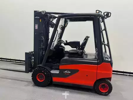 Chariots électriques à 4 roues 2015  Linde 387 E 25 L-01. Inclusief nieuwe accu (10)