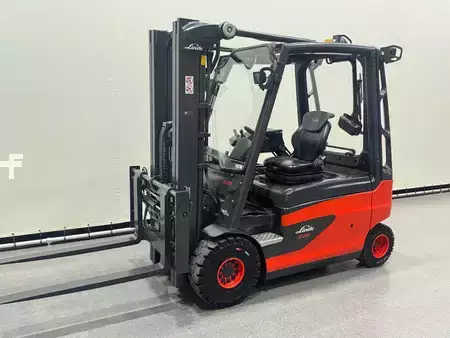 Chariots électriques à 4 roues 2015  Linde 387 E 25 L-01. Inclusief nieuwe accu (2)