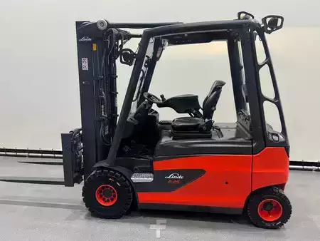 Chariots électriques à 4 roues 2015  Linde 387 E 25 L-01. Inclusief nieuwe accu (4)