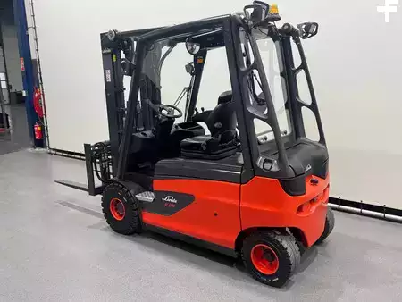 Chariots électriques à 4 roues 2015  Linde 387 E 25 L-01. Inclusief nieuwe accu (6)