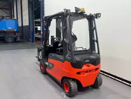 Chariots électriques à 4 roues 2015  Linde 387 E 25 L-01. Inclusief nieuwe accu (8)