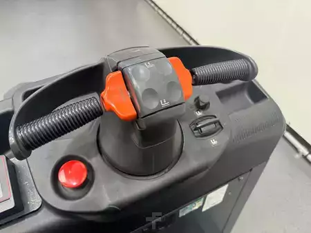 Vertikal-Kommissionierer 2017  Linde V08-02 (8)