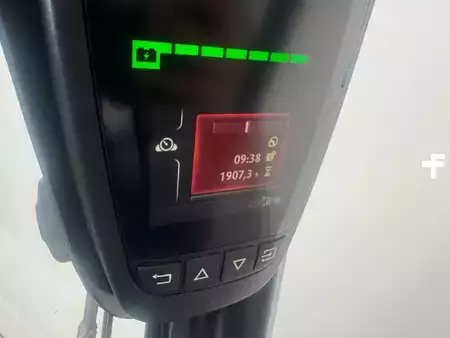 Chariots électriques à 4 roues 2020  Linde 386 E 14-02 (10)
