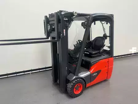 Chariots électriques à 4 roues 2020  Linde 386 E 14-02 (15)