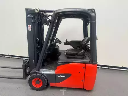 Chariots électriques à 4 roues 2020  Linde 386 E 14-02 (4)