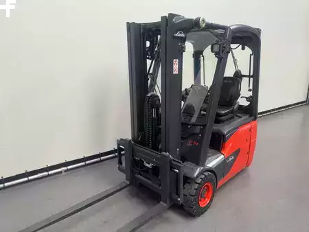 Chariots électriques à 4 roues 2020  Linde 386 E 14-02 (7)