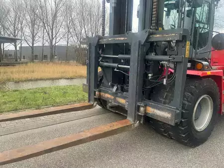 Empilhador diesel 2016  Kalmar DCG220-12LB (6)
