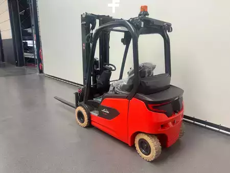 Chariots électriques à 4 roues 2026  Linde 1251 E 20 PL-01 (4)