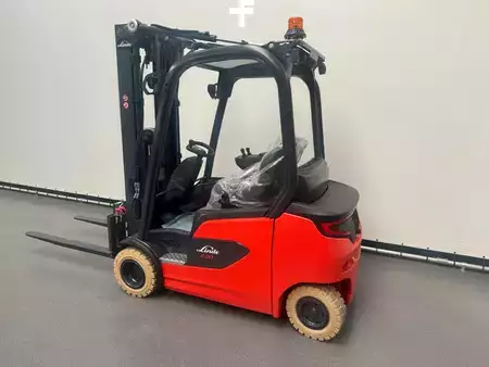 Chariots électriques à 4 roues 2026  Linde 1251 E 20 PL-01 (5)