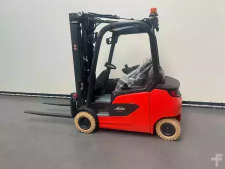 Chariots électriques à 4 roues 2026  Linde 1251 E 20 PL-01 (8)