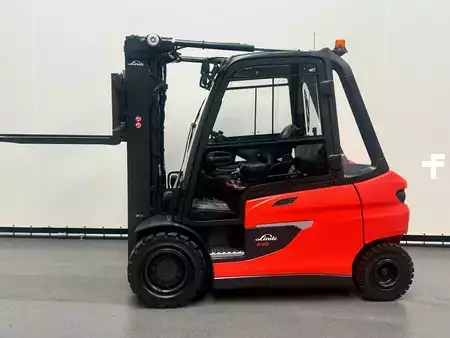 Chariots électriques à 4 roues 2026  Linde 1254 E 50 HL-01/600 (1)