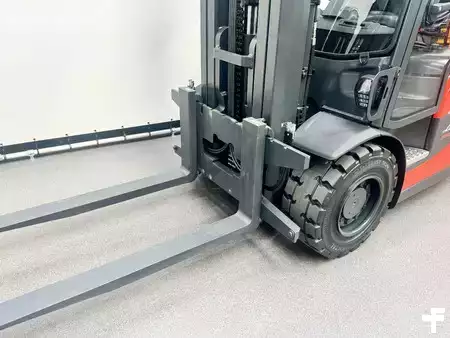 Chariots électriques à 4 roues 2026  Linde 1254 E 50 HL-01/600 (8)