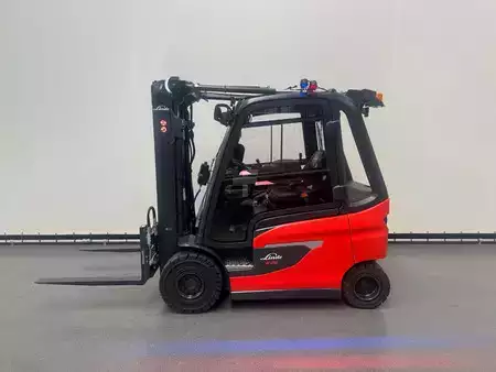Chariots électriques à 4 roues 2024  Linde E 25-01 DEMO / AIRCO (4)