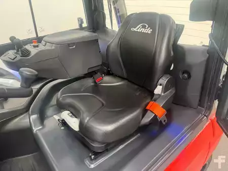 Chariots électriques à 4 roues 2024  Linde E 25-01 DEMO / AIRCO (8)