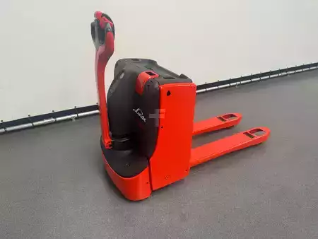 Transpalettes électriques 2021  Linde T 20 (1)
