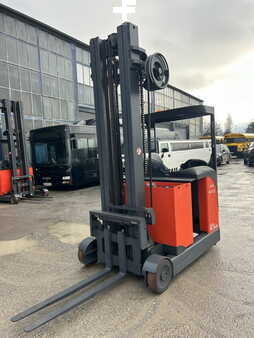 Reach Trucks 2010  Linde R20S-12 (3)